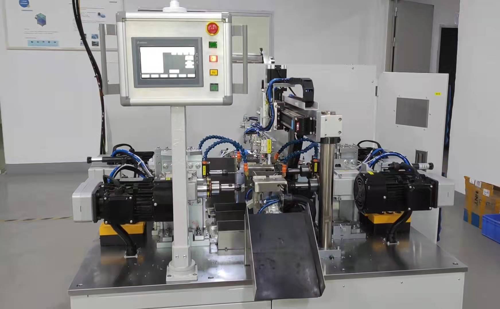 牛耳智能新標準產(chǎn)品——倒角鉆孔攻牙系列加工設(shè)備